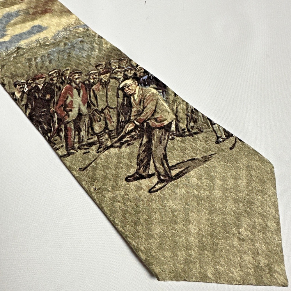 Vintage Hathaway Golf Novelty Tie Golfer Spectators Golf Course Preppy Retired